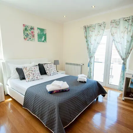 Binny'S House Cascais - Renting Rooms Not The Whole House Alcabideche Exterior photo