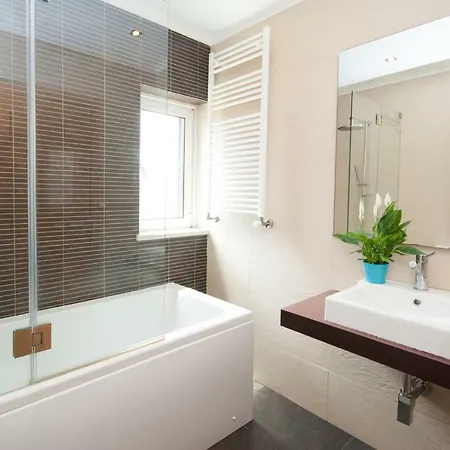 Binny'S House Cascais - Renting Rooms Not The Whole House Alcabideche Exterior photo