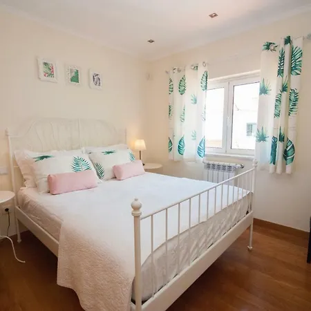 Binny'S House Cascais - Renting Rooms Not The Whole House Alcabideche Exterior photo