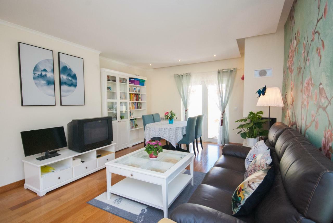 Homestay Binny's House Cascais - Renting Not The Whole House